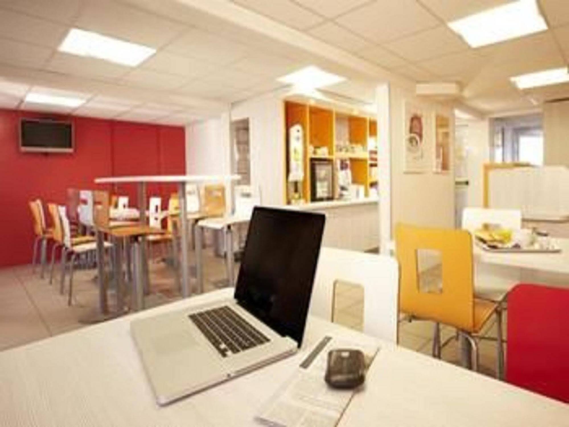 Premiere Classe Lyon Est - Bron Eurexpo Décines-Charpieu Eksteriør billede